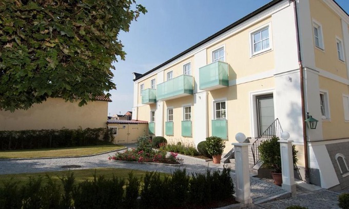 Scharding Hotel | Hotel Biedermeier Hof
