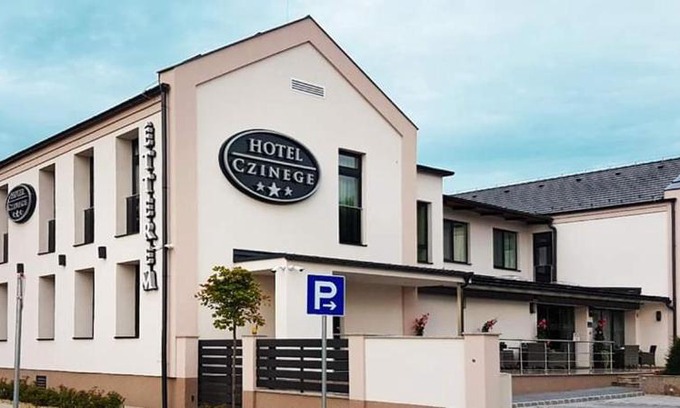 Koka Hotel | Hotel Czinege & Étterem