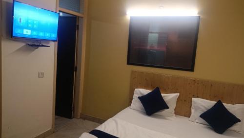 Pitampura Hotel | Hotel D Plaza by corsso