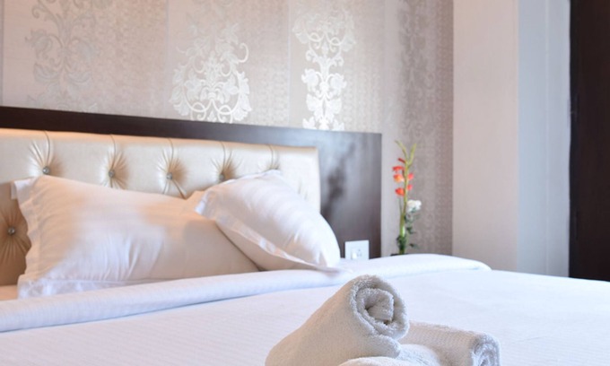 Udyog Vihar Hotel | Hotel FloraInn