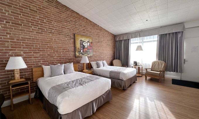 Baie Comeau Hotel | Hotel La Caravelle