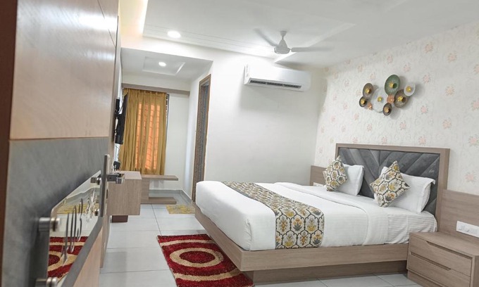 Vallabh Vidhyanagar Hotel | Hotel Lotus