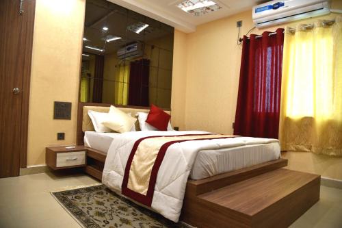 Bodh Gaya Hotel | Hotel M K Plaza