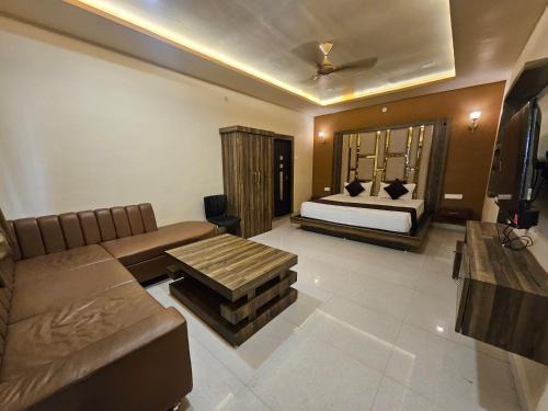 Rajgarh Hotel | hotel midway treat rajgarh