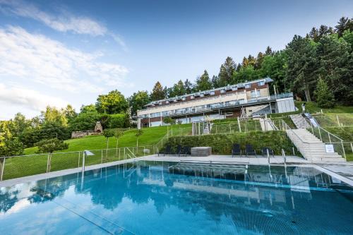 Sedlec-Prcice Hotel | Hotel Monínec