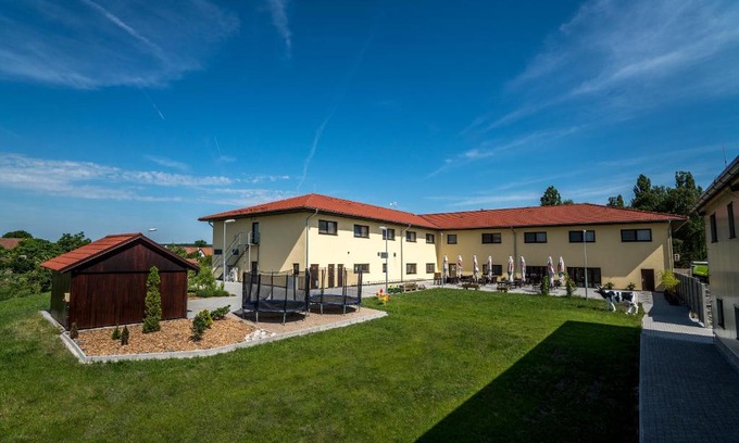 Chotovice Hotel | Hotel Na Farmě Choťovice