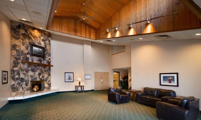 Slave Lake Hotel | Hotel Northern Star
