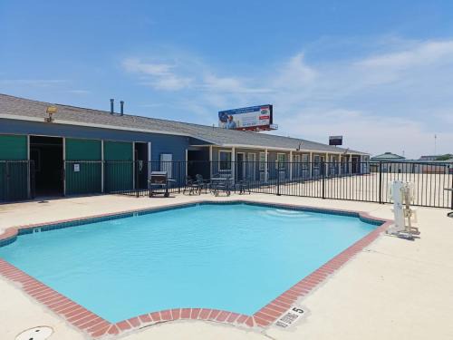 Pearsall Hotel | Hotel O Bien Venido Pearsall I-35
