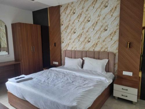 Sanwer Hotel | Hotel O Seemansh