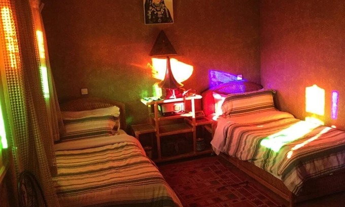 Tafraout Hotel | Hotel painted rocks
