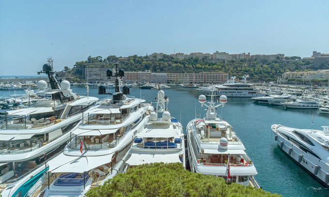 Port Hercule Hotel | Hotel Port Palace