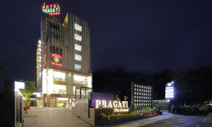 Thaltej Hotel | Hotel Pragati The Grand