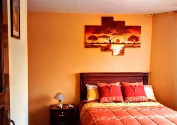 Tababela House | Hotel Residencial El Viajero