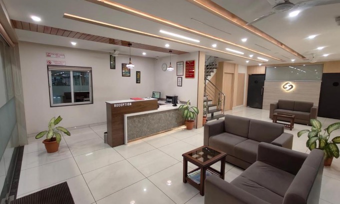 Palsana Hotel | HOTEL SAHYOG & ROOMS