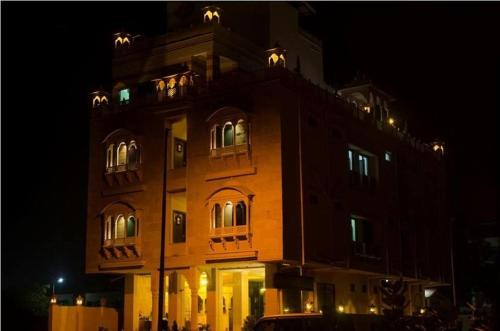 Shirdi Apartment | Hotel Sai Jharna