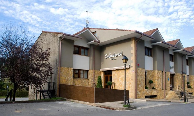 Beasain Hotel | Hotel Salbatoreh