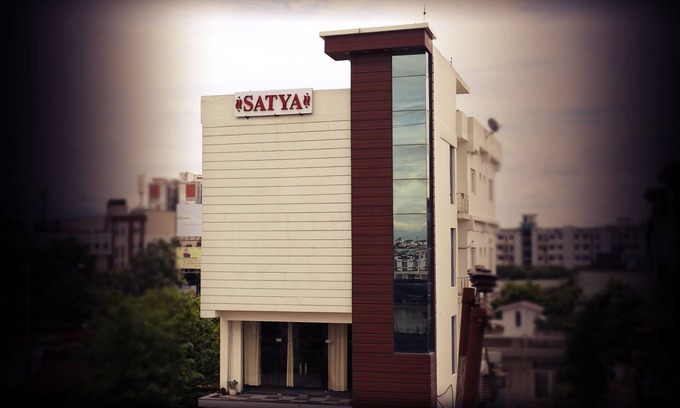 Dehradun Hotel | HOTEL SATYA provides best accommodation just outside I.S.B.T, Dehradun