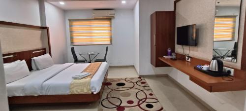 GIDC Hotel | Hotel Supreme