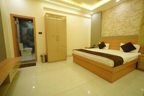 Mathura Hotel | Hotel Vatika Royal