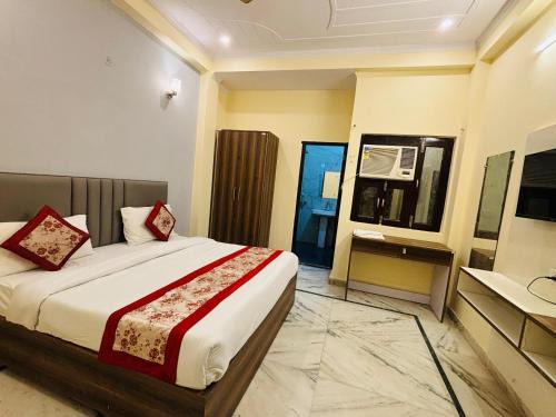 Sector 62 Hotel | Hotel Vegas Corporate Suites By Aura