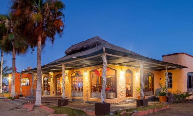 Puerto San Carlos Hotel | Hotel Villas Mar y Arena