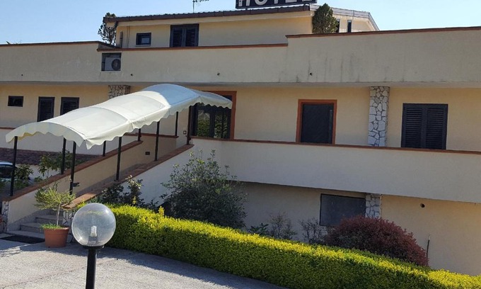 Torrecuso Hotel | Hotel Vittoria