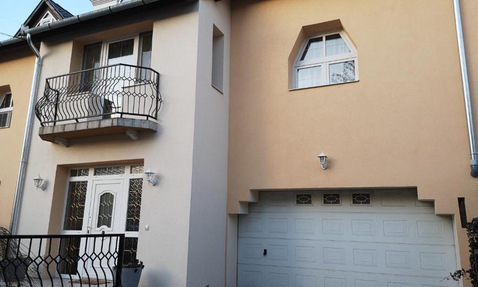 Zalaegerszeg Apartment | Hotello Apartmanház és Panzió