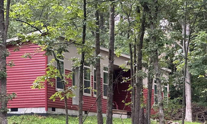 Eudora House | HOTELS R BORING! Minutes to SBU! 2b-2b!. Explore acres, bluffs, creek, trails!