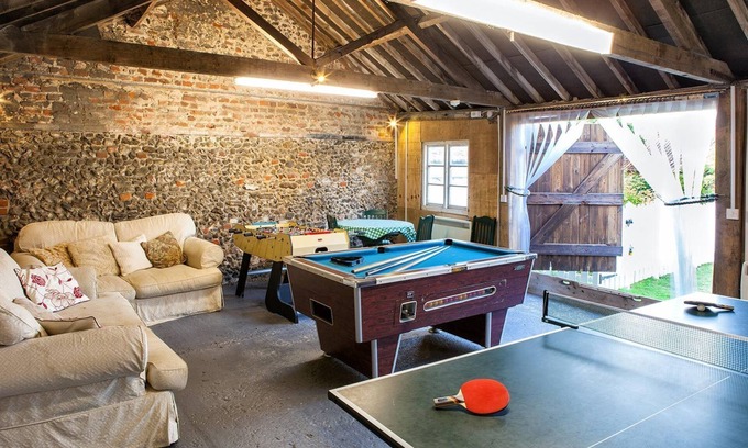 Walsingham Cottage | Houghton Farmhouse - sleeps 18 guests in 7 bedrooms