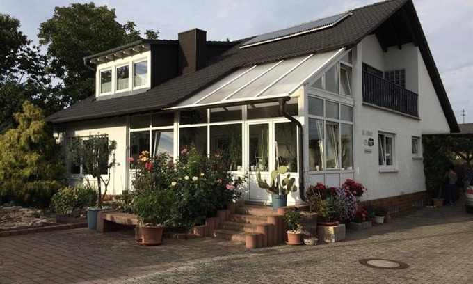Neustadt-Geinsheim Apartment | House Emil - 4-bed apartment