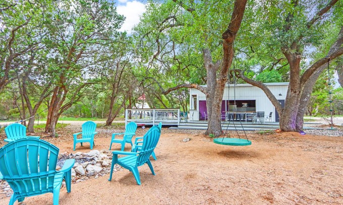 Driftwood House | House ∙ 12 bedrooms ∙ 31 guests