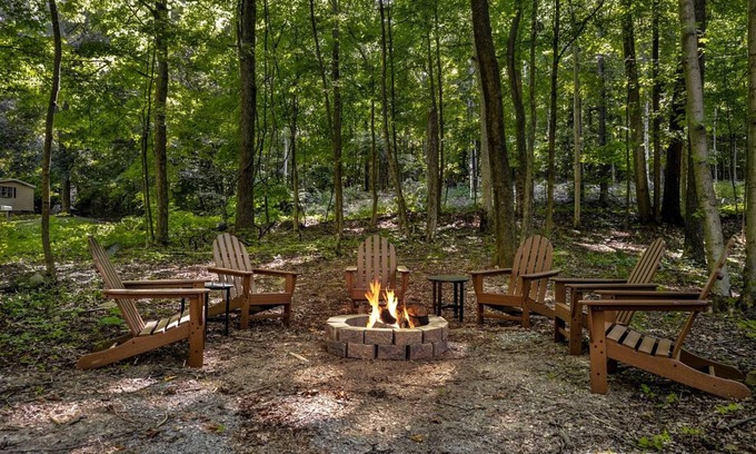 Berkeley Springs House | House ∙ 3 bedrooms ∙ 9 guests