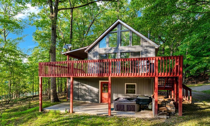 Berkeley Springs House | House ∙ 3 bedrooms ∙ 6 guests