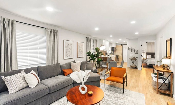 Highland Park House | House ∙ 3 bedrooms ∙ 6 guests