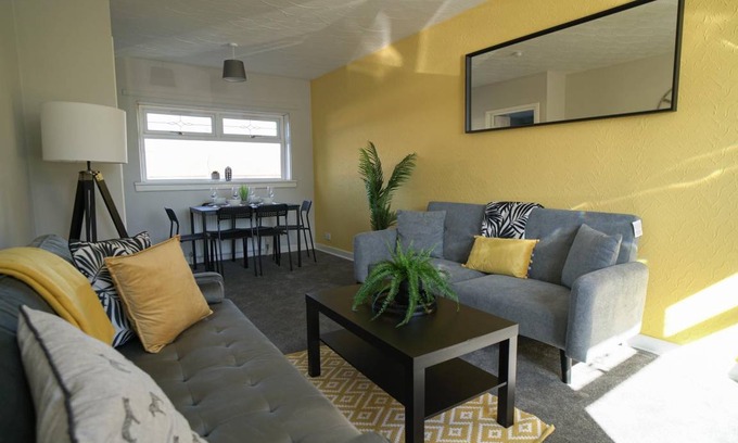 Glasgow House | House ∙ 3 bedrooms ∙ 6 guests