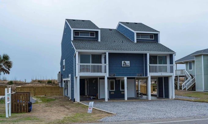Oak Island House | House ∙ 3 bedrooms ∙ 8 guests