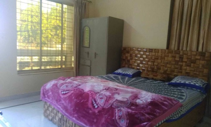 Gwalior House | HOUSE, 3 PRIVATE DOUBLE BEDROOMS WITH BATH AND KITCHEN