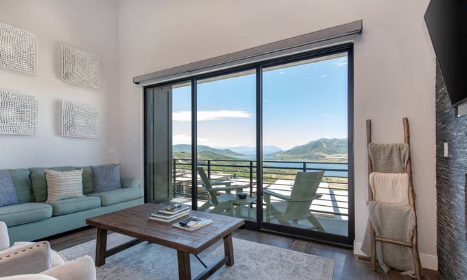 Midway House | House ∙ 4 bedrooms ∙ 12 guests