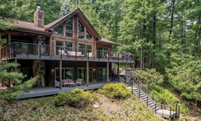 McHenry House | House ∙ 5 bedrooms ∙ 13 guests