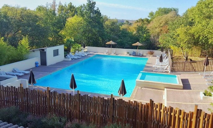 Montreal House | HOUSE 6 - Terrace, garden furniture, beautiful view, swimming pool, summer entertainment