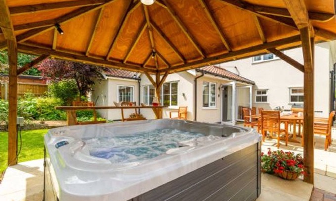 Costessey House | House ∙ 7 bedrooms ∙ 14 guests