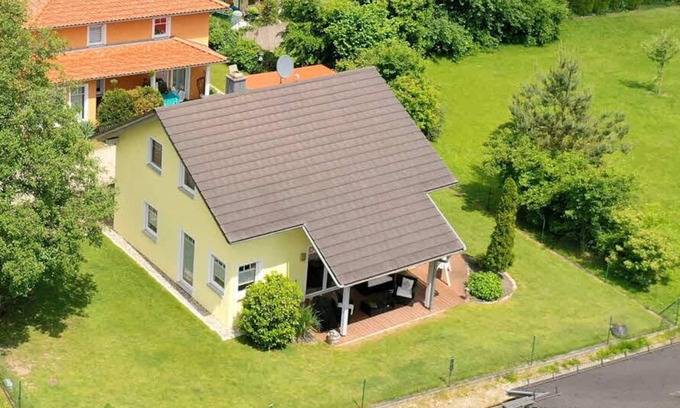 Wackersdorf Ski Chalet | House by the lake, vacation by the lake vacation home