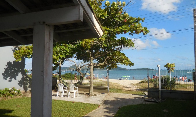Zimbros House | House by the sea, on the beach of Zimbros Air-conditioned, Wi-Fi, for family.