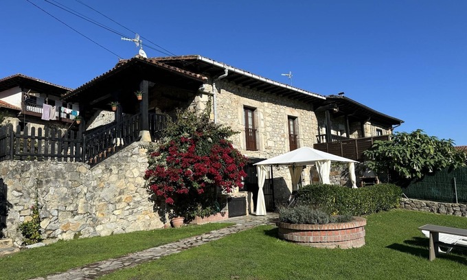 Pendueles House | House