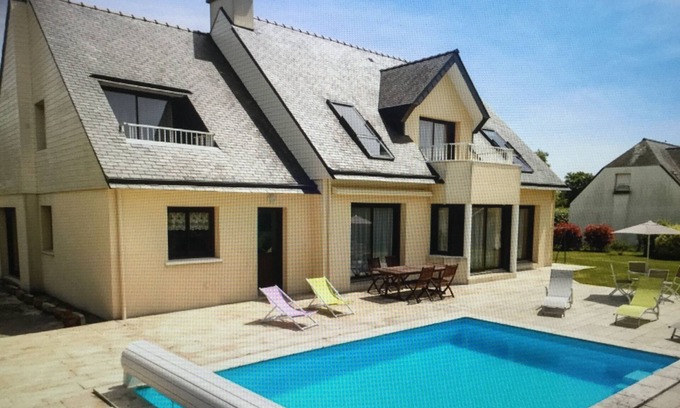 Concarneau House | House for 12 persons close to the beach with a warmed up pool