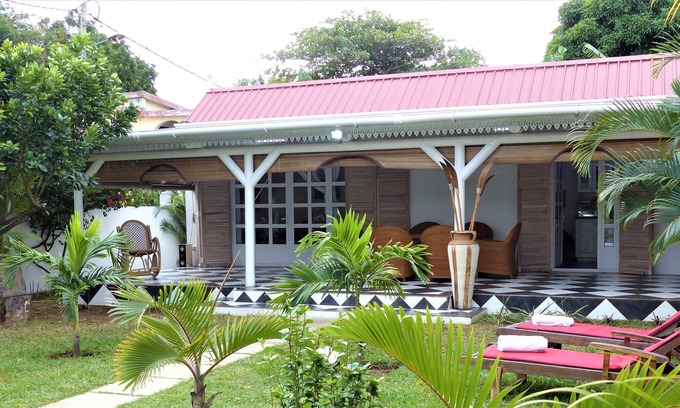 Camp Bestel House | House for rent 5 minutes walk from the sea, 1km from Trou aux Biches Gardien