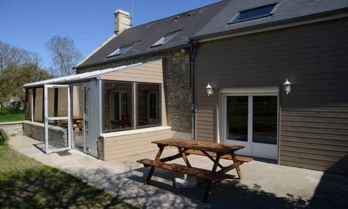 Englesqueville-la-Percee House | House ideally exposed to the south with terrace and enclosed garden 2 kms from the beach