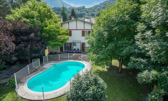 Saint-Lary-Soulan House | House/Gîte/Chalet 15 to 17 people 06 37 07 78 76