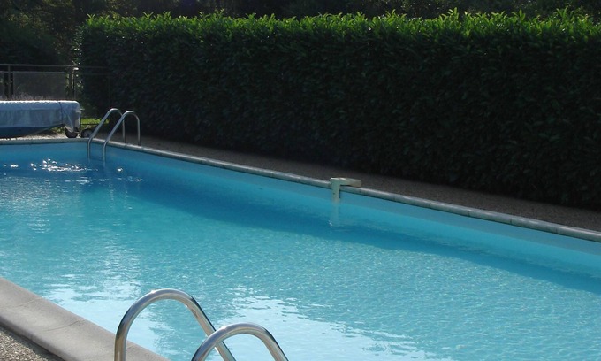 Menetou-Couture House | House - garden - private swimming pool.2 pers