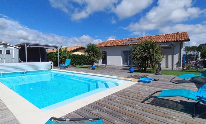 Escource House | House in Escource with Garden and Forest Access